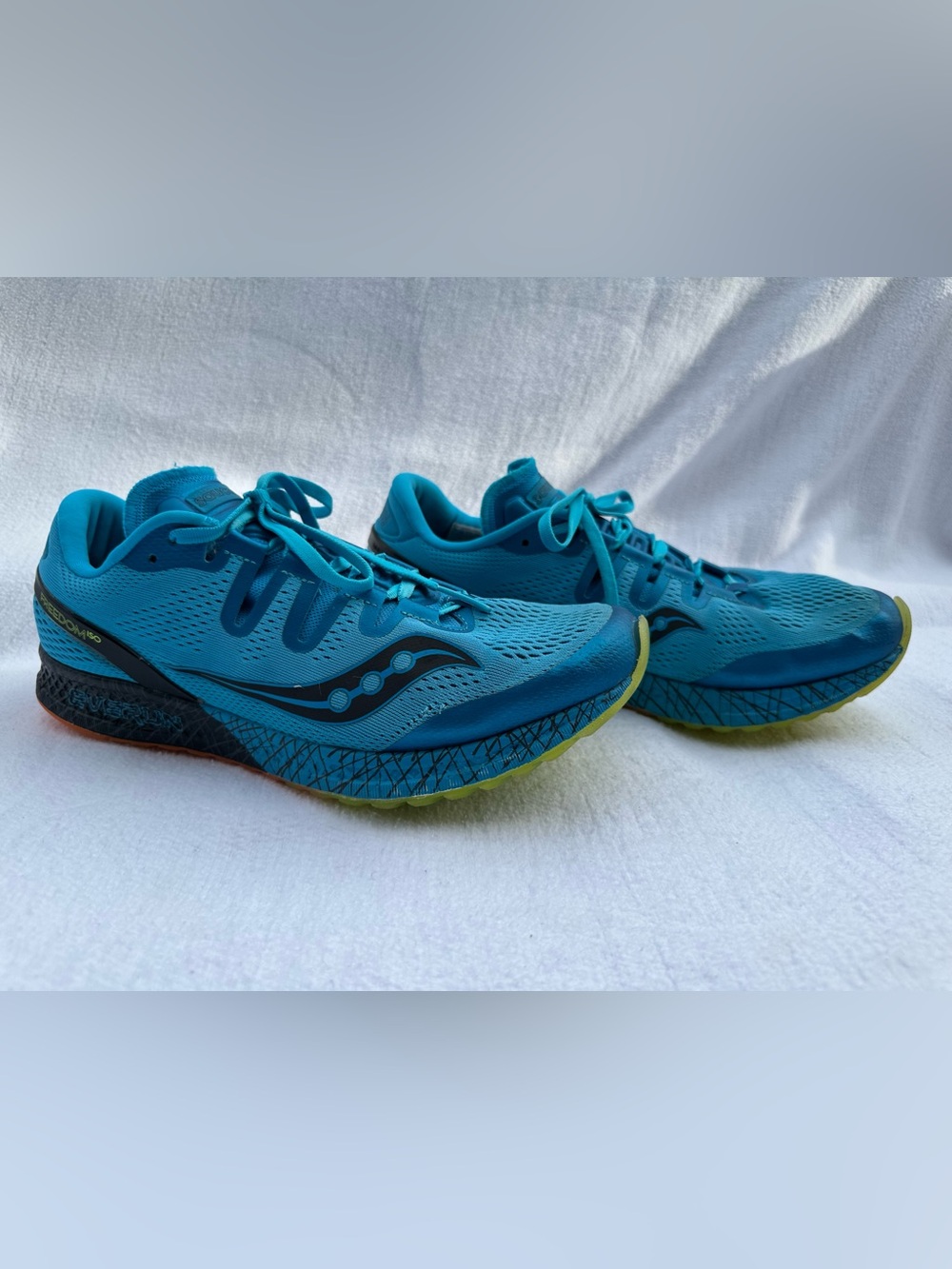 Like New Men’s Saucony EverRun Freedom ISO Running Shoes Blue Citron Size 11.5
